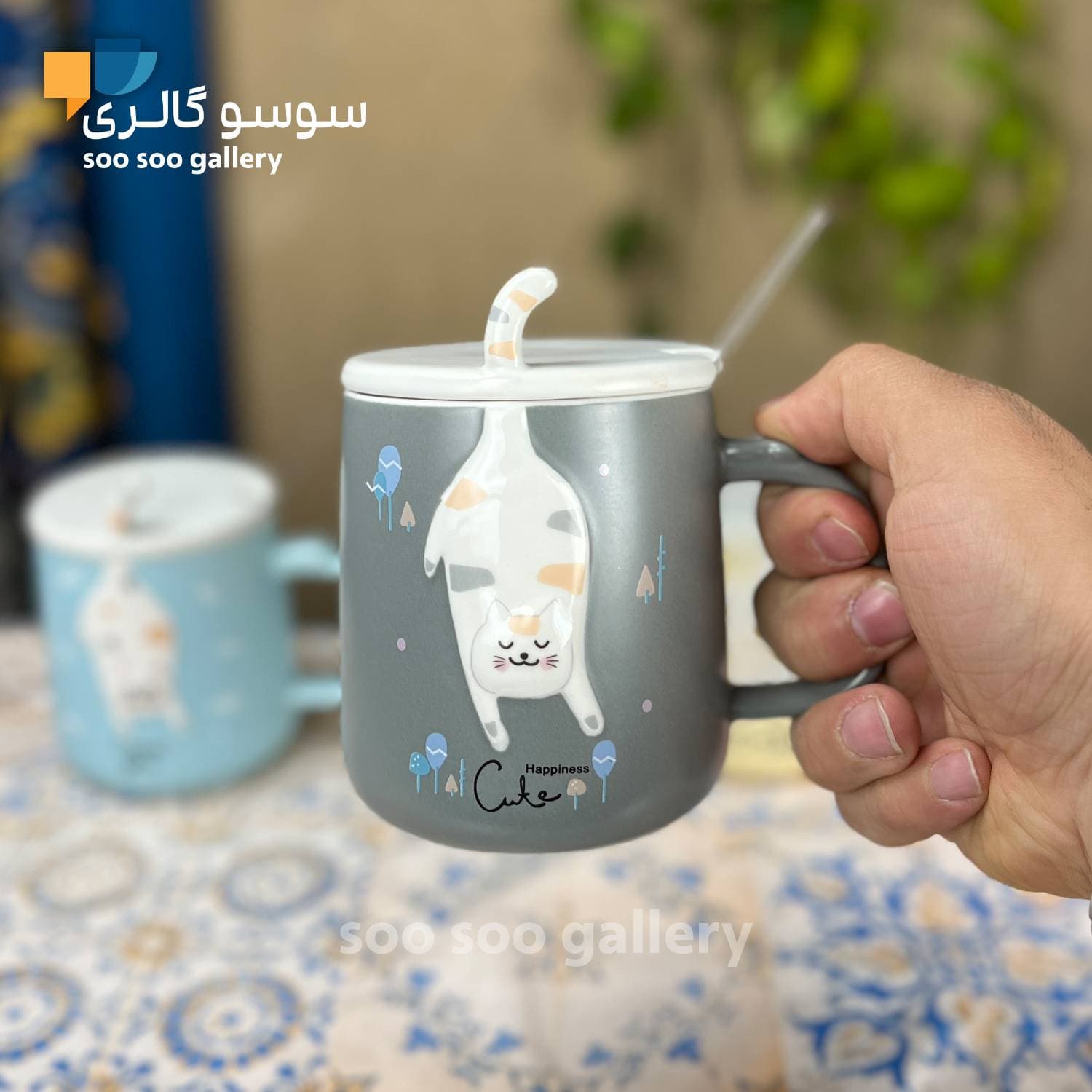 ماگ گربه دم برجسته درب دار فانتزی — تصویر ۴