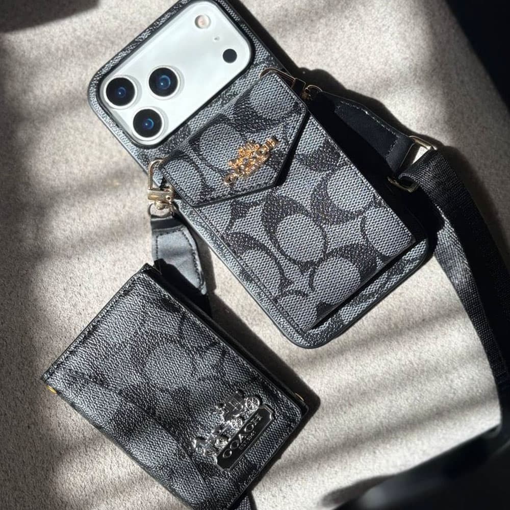 قاب Coach جاکارتی دار همراه با بند گردنی کد TRD مناسب برای گوشی موبایل آیفون Apple iPhoneMax 16 Pro Max / 17 Pro Max — تصویر ۳
