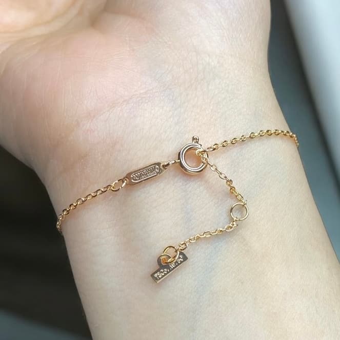 دستبند زنانه پینترستی طرح امگا — تصویر ۳