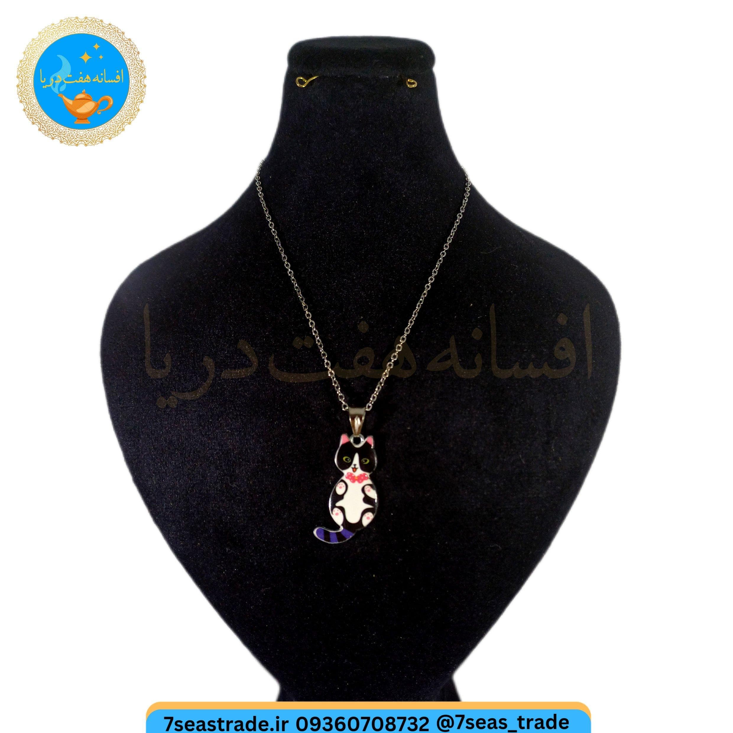گردنبند فلزی نقره ای مدال استیل فلزی رنگی طرح گربه ملوس 3 — تصویر ۲