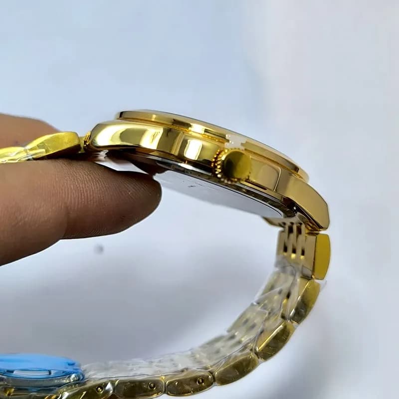ساعت مردانه سیتیزن تاریخ دار – موتور ژاپن – 107003 — تصویر ۷