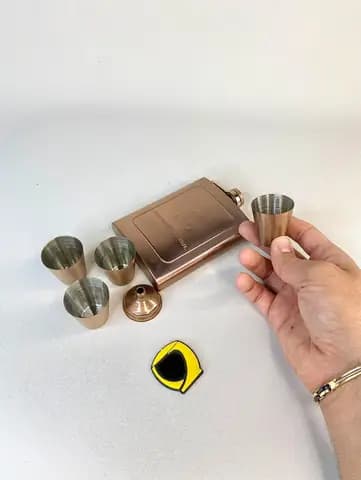 ست قمقمه جیبی 4 شات استیل مسی طرح جانی واکر — تصویر ۲