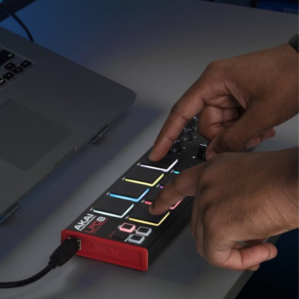 میدی کنترلر و فینگر پد پرتابل AKAI LPD8 MK2 — تصویر ۵
