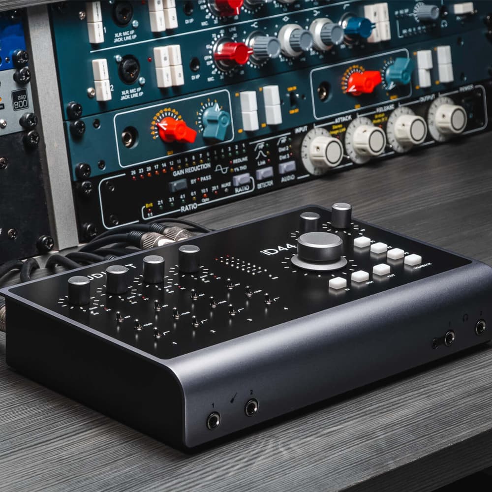 کارت صدا حرفه ای Audient iD44MK2 — تصویر ۷
