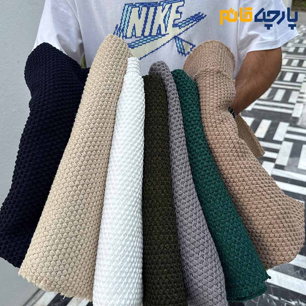 پارچه پاییزه و زمستانه بافت طرح ریز رنگ طوسی خاص کد 8317 — تصویر ۲