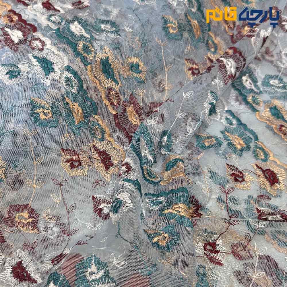 پارچه مجلسی دانتل کره ای رنگ آبی آسمانی پاستلی گل رنگی کد8188 — تصویر ۴