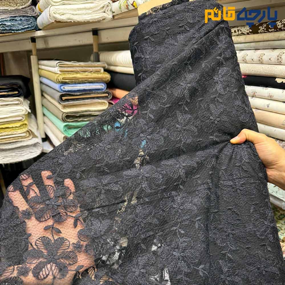 پارچه مجلسی دانتل ایتالیایی ظریف مشکی گلدارعرض ۱۴۰ کد8109
