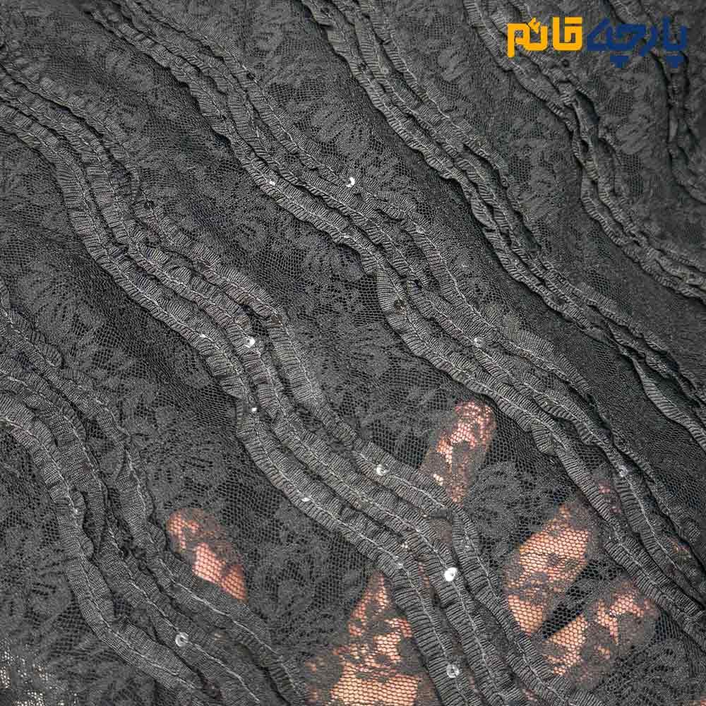 پارچه مجلسی تور کتان ایتالیایی رنگ مشکی طرح برجسته خطی لمه دوزی کد7823 — تصویر ۲
