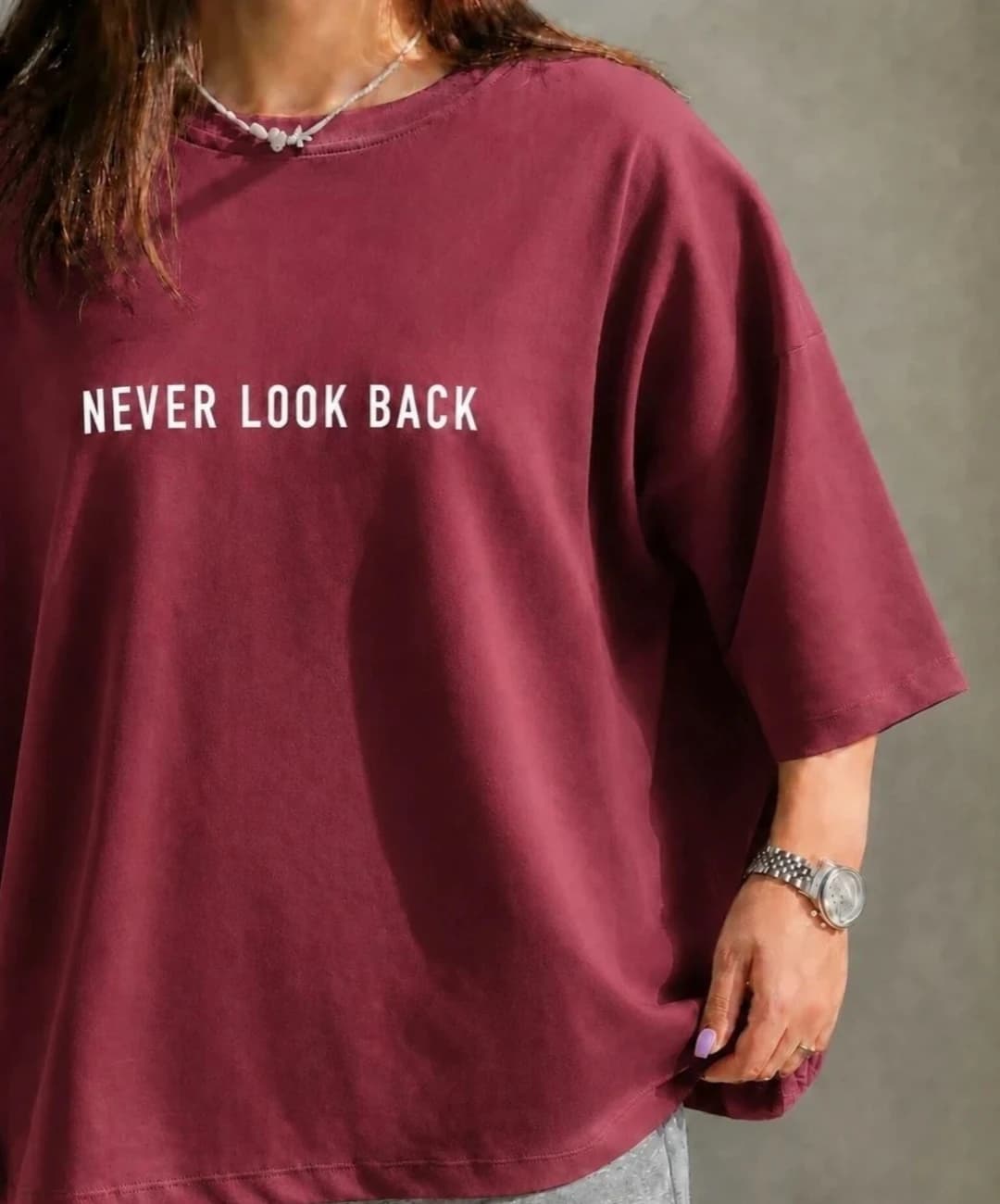 تیشرت باکسی NEVER LOOK BACK مدل سونامی |کد:7084 — تصویر ۵