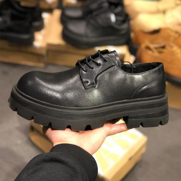 کتانی زارا مدل چانکی چرمی — تصویر ۲