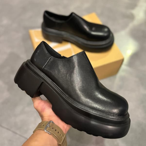 کتانی زارا چرمی ساده — تصویر ۲