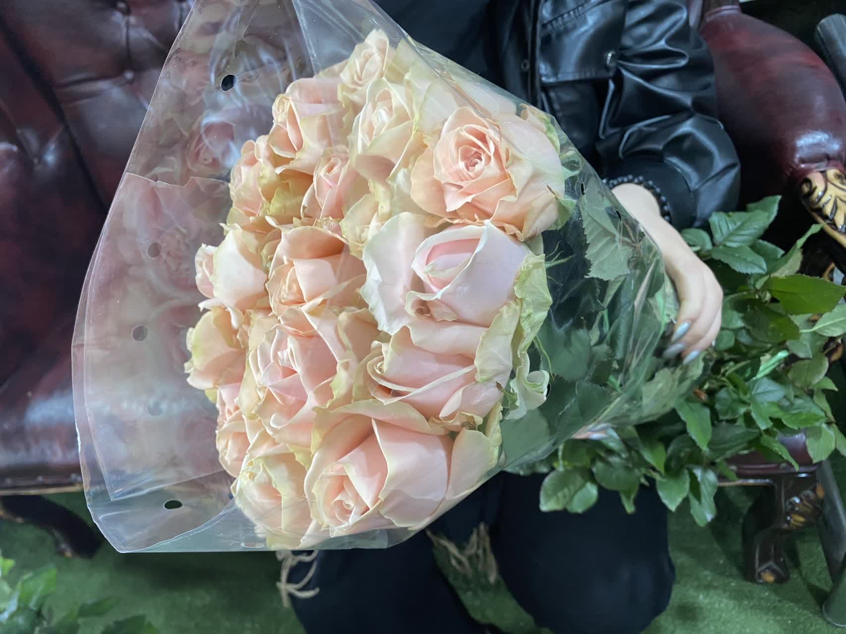 دسته گل رز طبیعی ممتاز — تصویر ۴