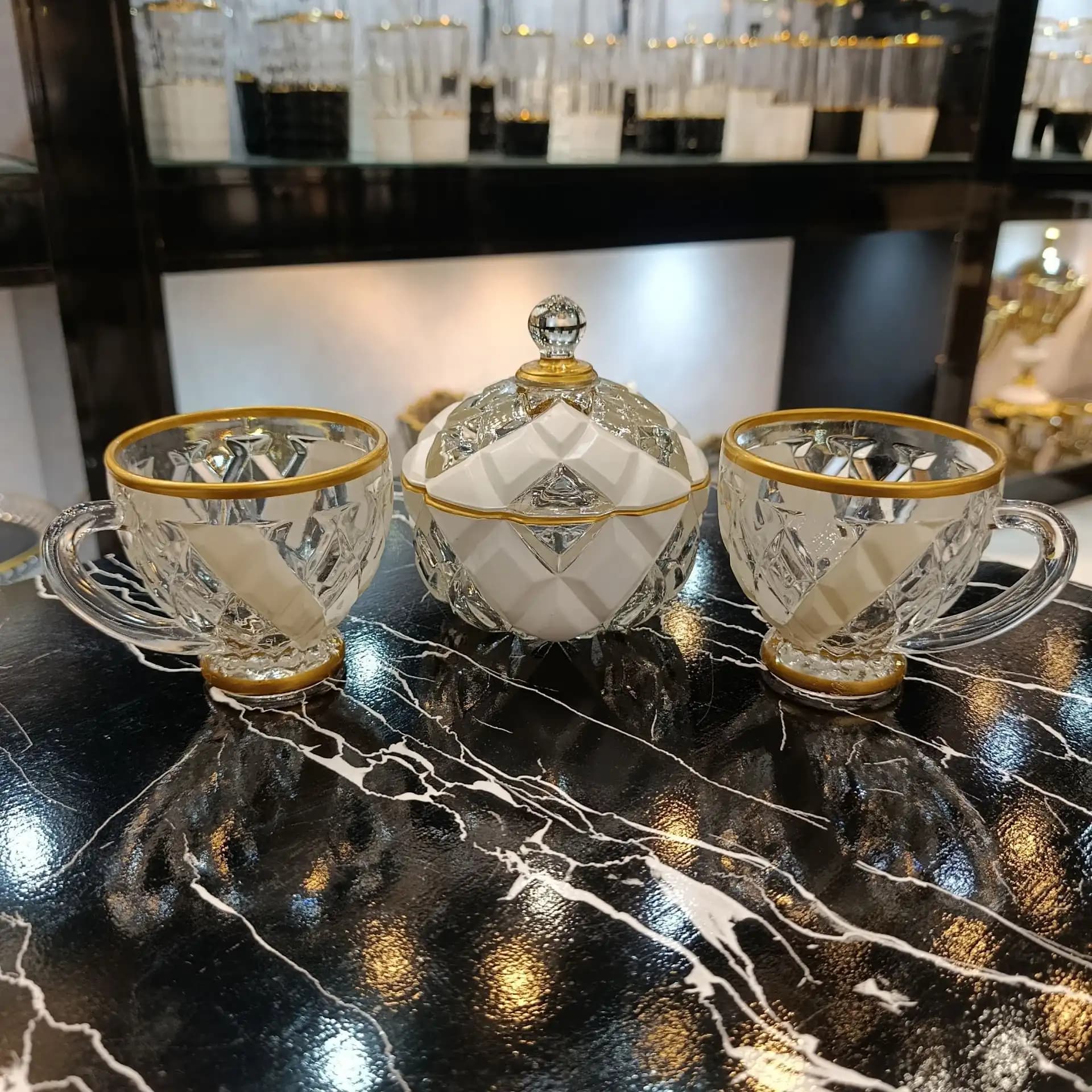 سرویس پذیرایی جدید برتا | سفید و مشکی با لبه طلایی مات کد 452 — تصویر ۷