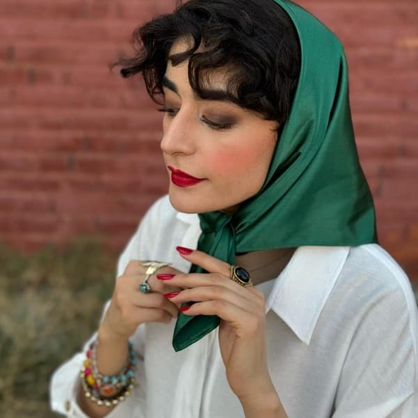 اسکارف ساتن — تصویر ۳