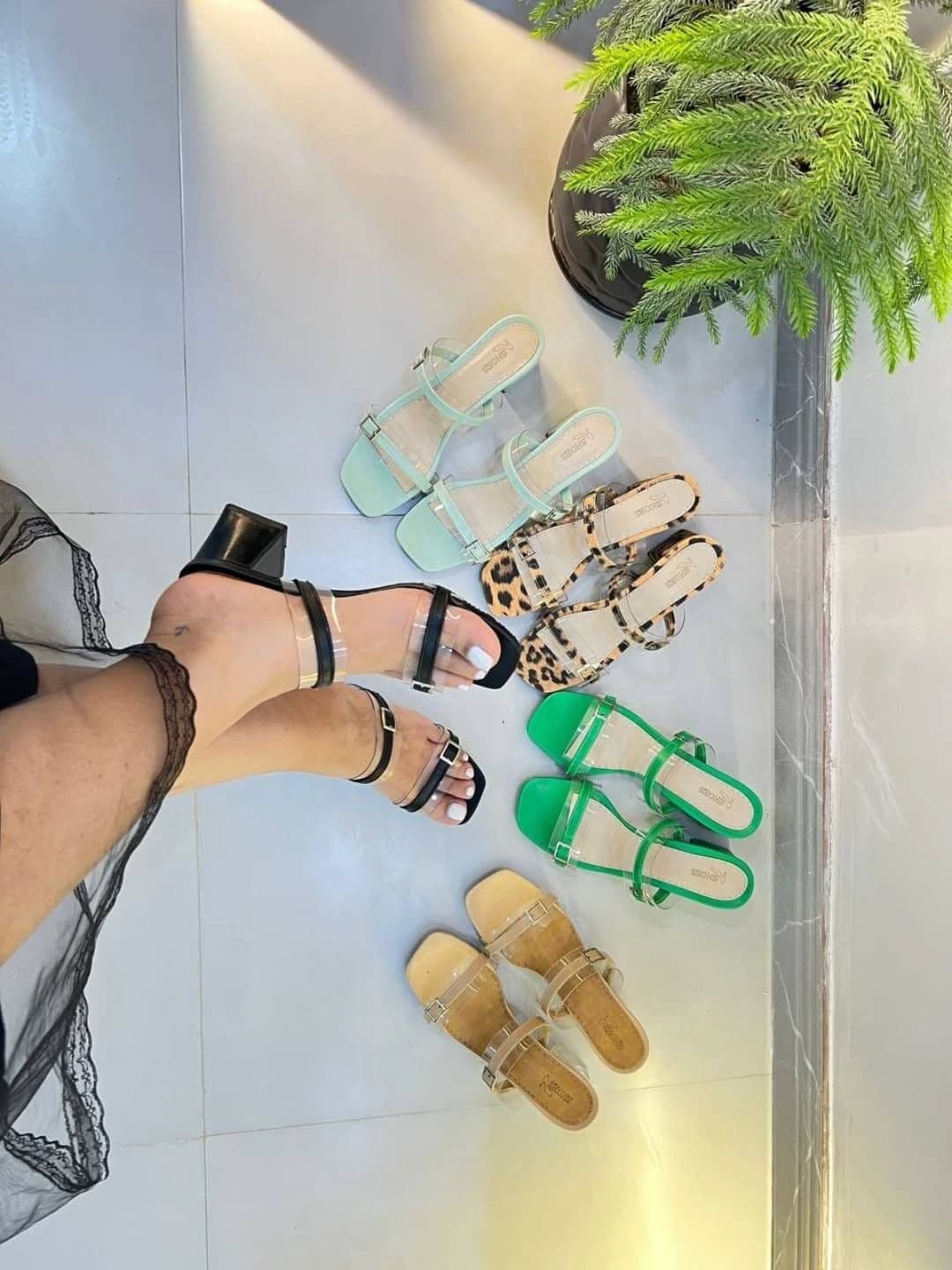 صندل زنانه طلقی دو سگک