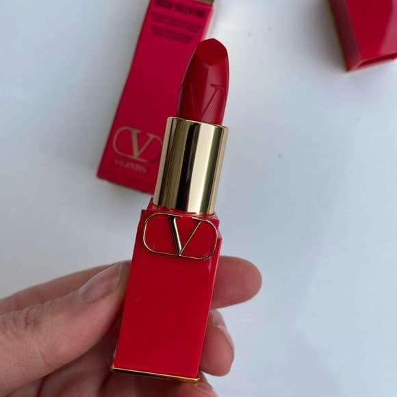 رژ لب جامد روسو ولنتینو – والنتینو 22R Rosso lipstick Valentino — تصویر ۵