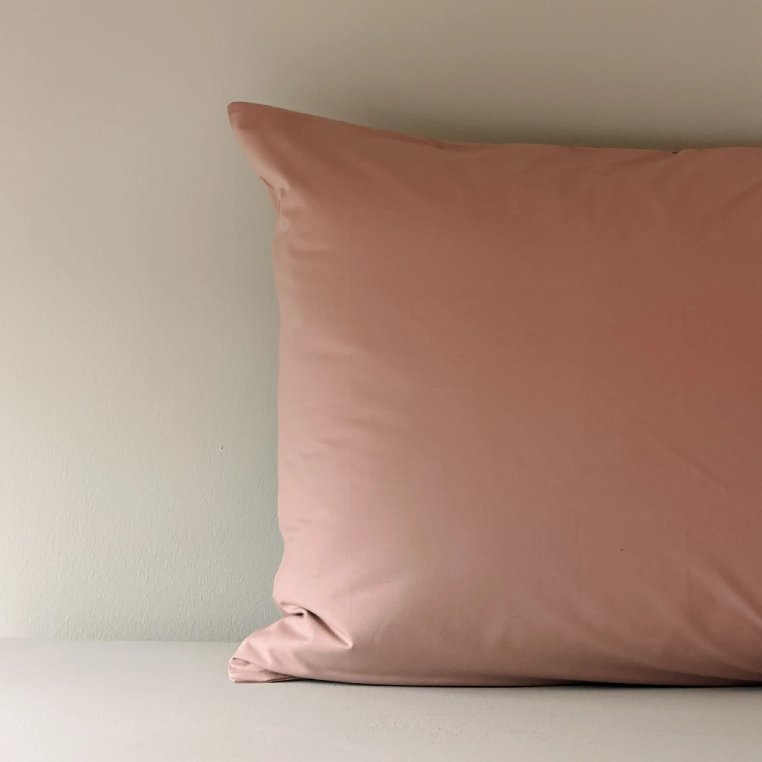 روبالشی بیسیک کارن بژ تیره برند Nest — تصویر ۳