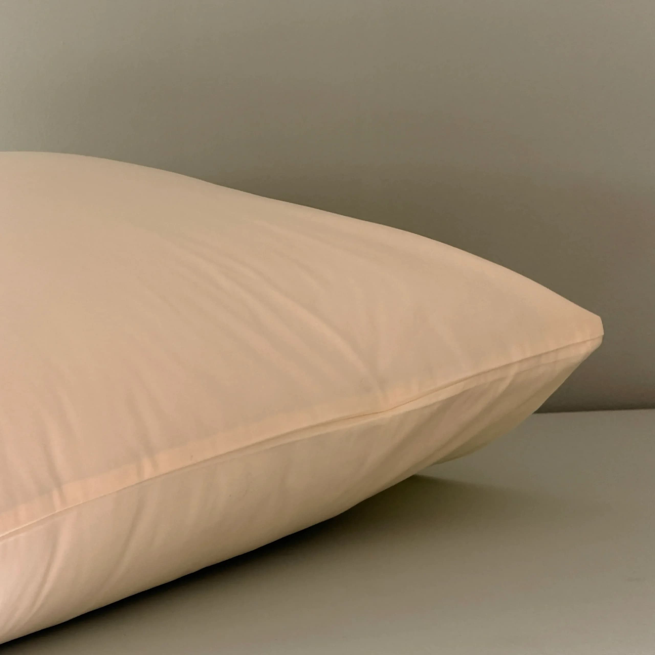 روبالشی بیسیک کارن کرم تیره برند Nest — تصویر ۳
