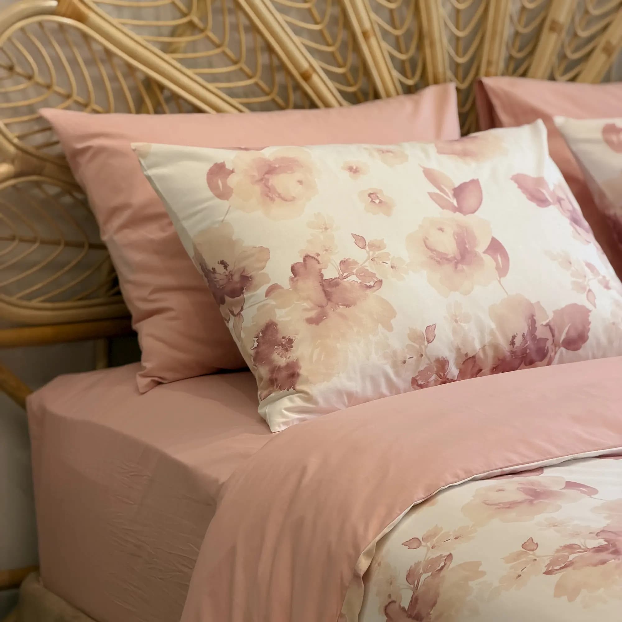 سرویس ملحفه Rosali دونفره کینگ سایز برند Nest — تصویر ۲