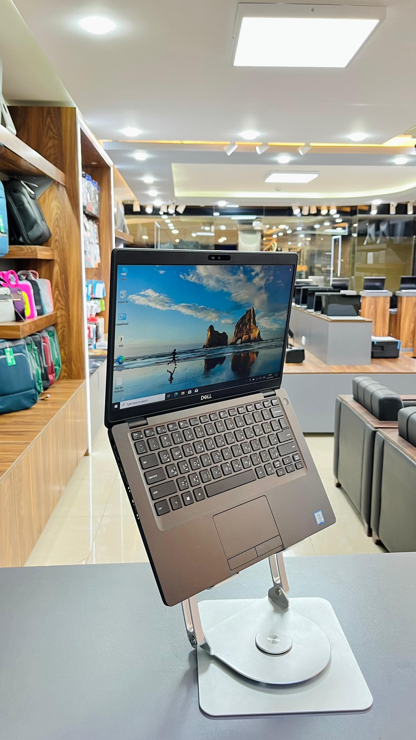 لپ تاپ 14 اینچی دل مدل dell latitude 5400 پردازنده Intel Core i5-8365U رم 16 گیگابایت حافظه 256 ssdصفحه لمسی (🖥️کارکرده) — تصویر ۳