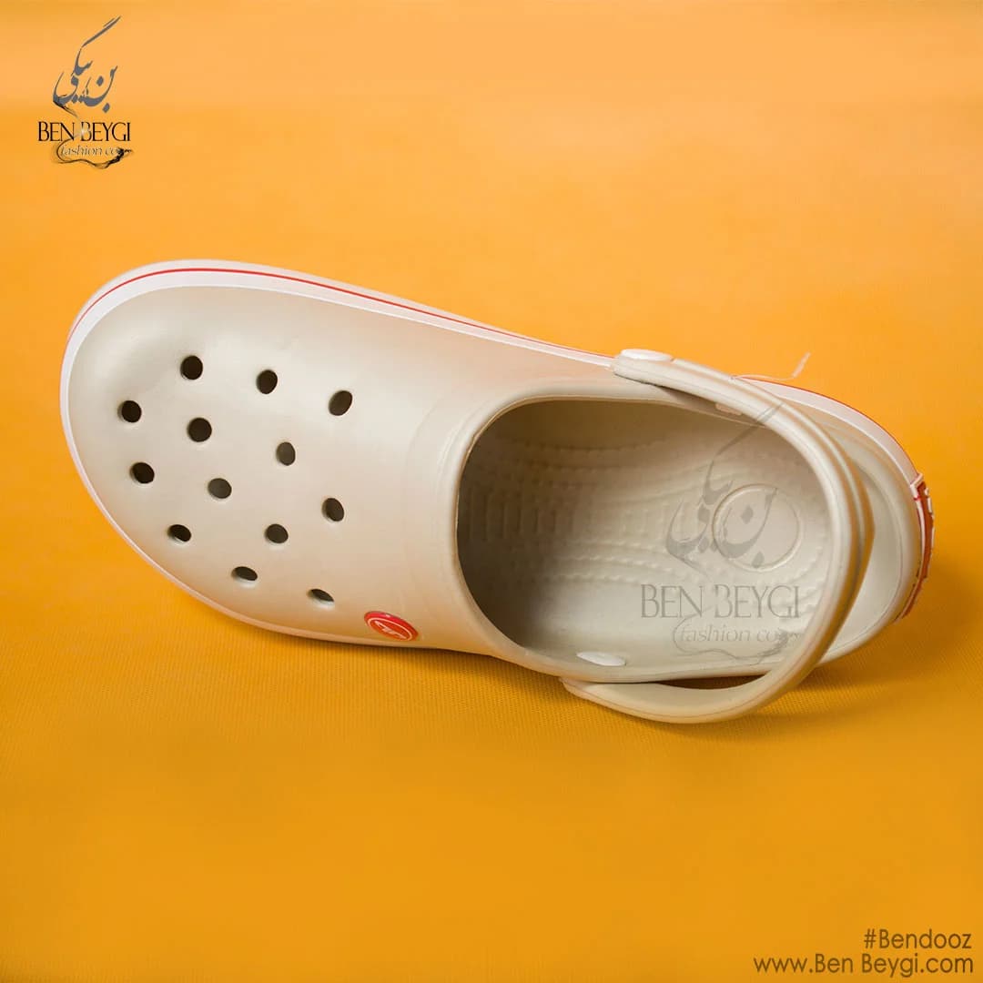 صندل طبی رنگ کرم دور سفید همراه بند پشت پا ضدآب و ضد لغزش طرح پرستاری و رستورانی کد 21960-SHA — تصویر ۳