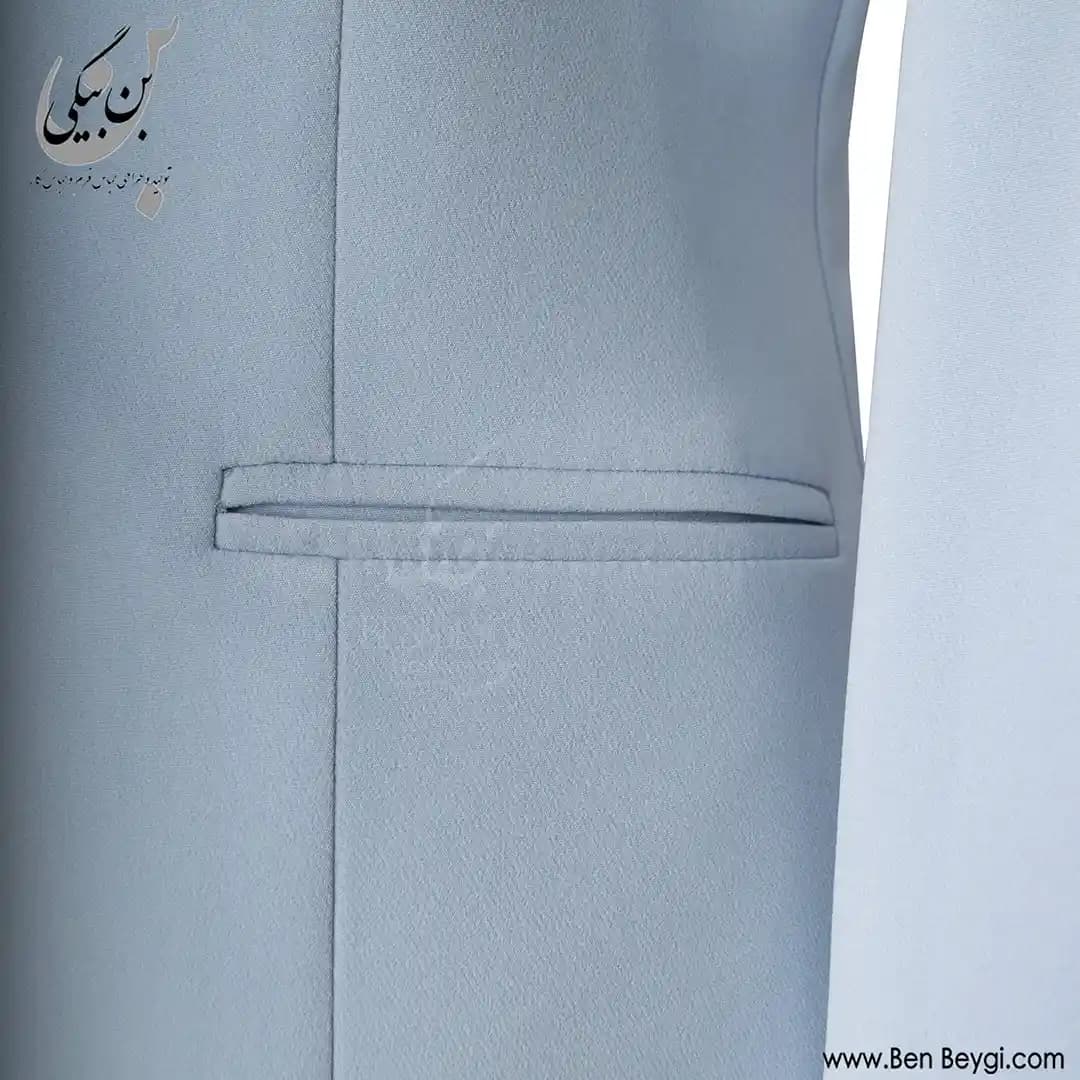 مانتو شلوار اداری تک دکمه آبی روشن یقه انگلیسی پارچه کرپ کنزو کد 33360 — تصویر ۵
