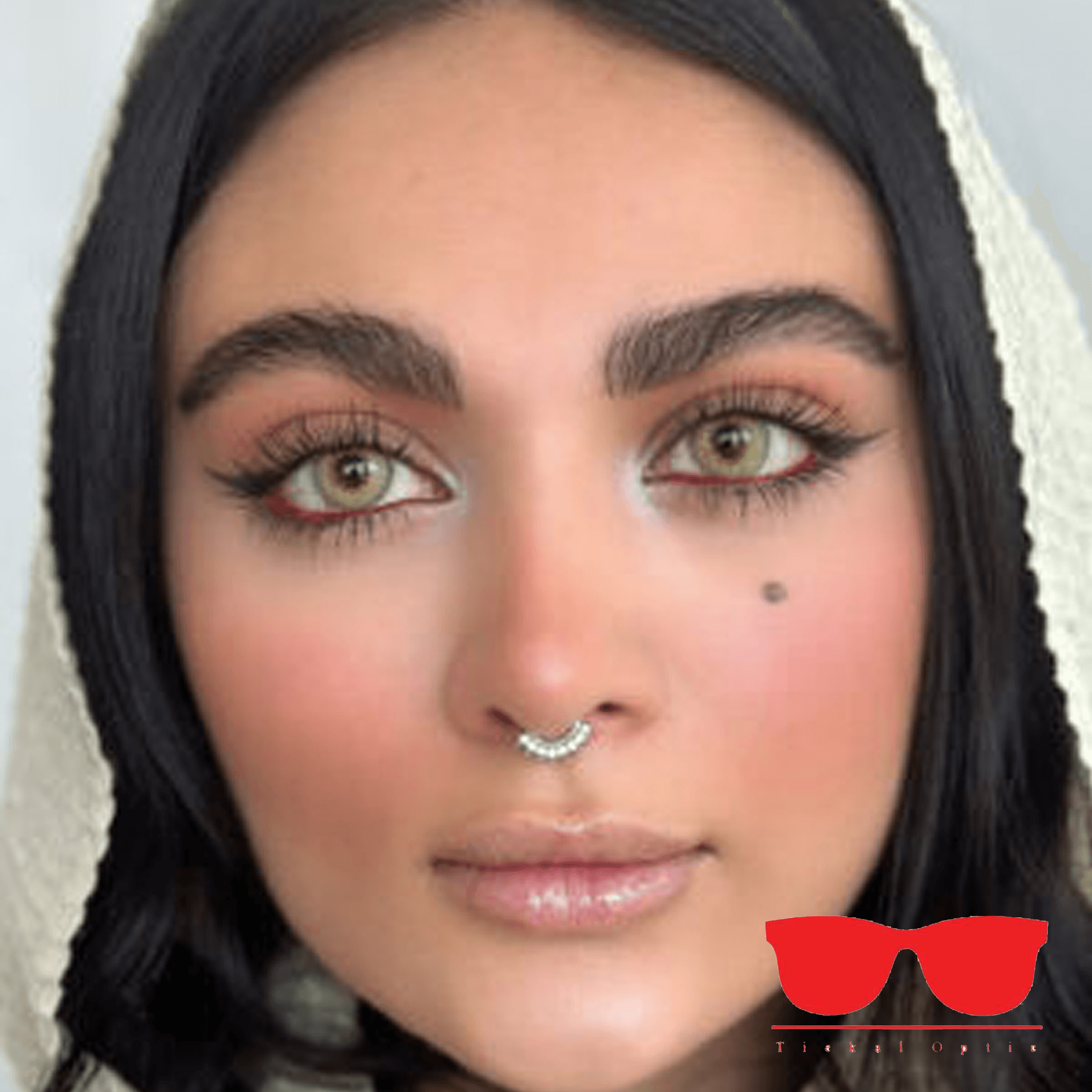 لنز طبی رنگی فصلی و سالیانه یونیک Unique — تصویر ۲