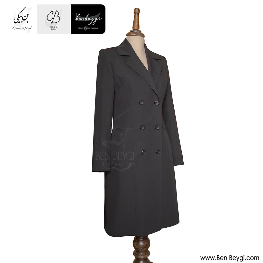 مانتو شلوار اداری مشکی شش دکمه دو جیب یقه انگلیسی فیونا کد 30924 — تصویر ۳