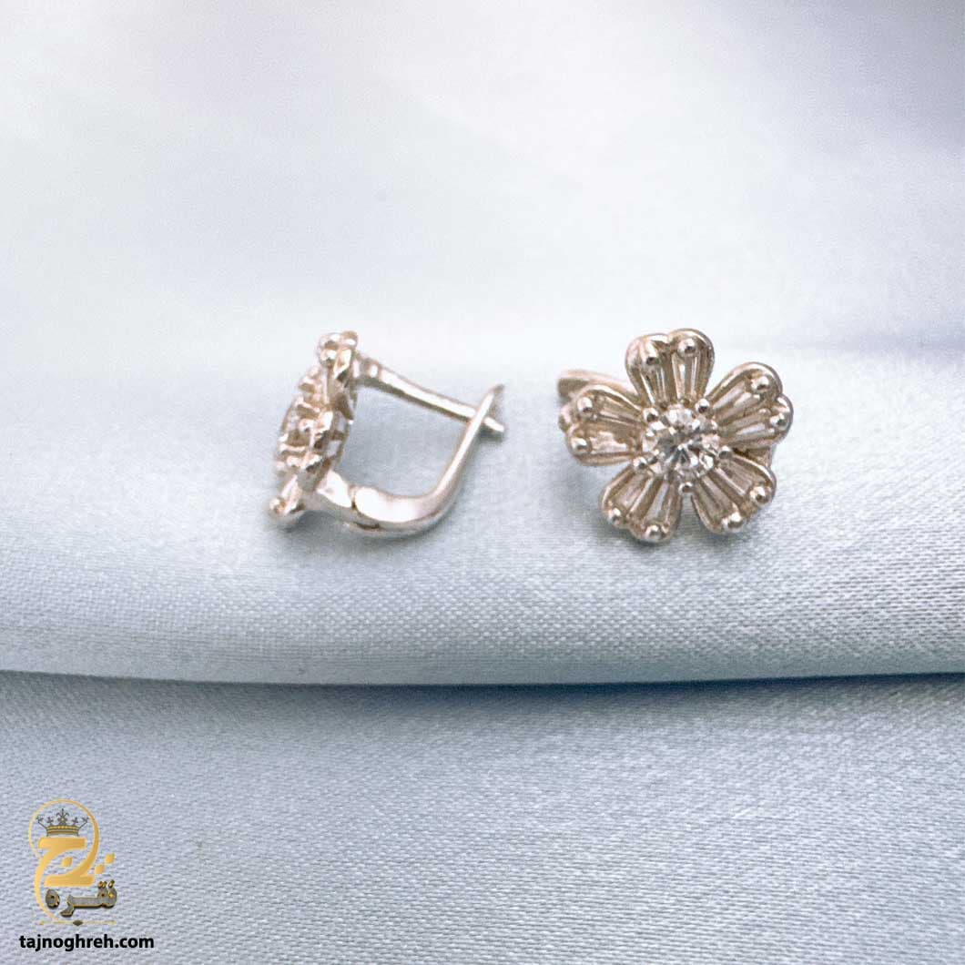 گوشواره نقره نگین دار طرح گل مدل ESW E69 — تصویر ۵