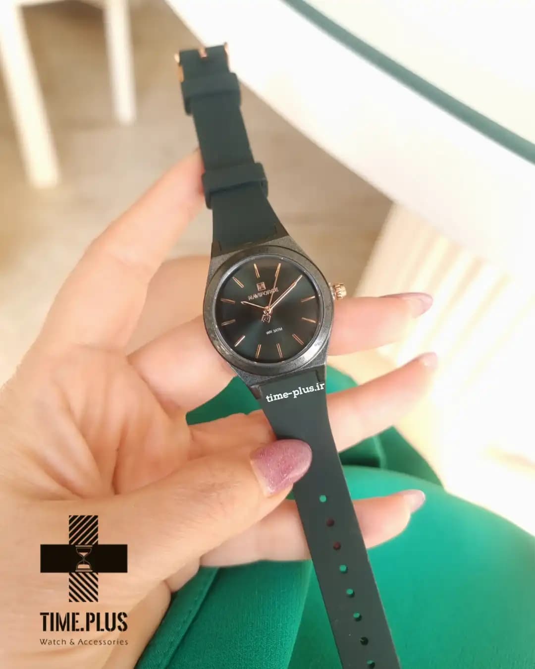 ساعت نیوی فورس زنانه اورجینال سبز مدل 5056 — تصویر ۴