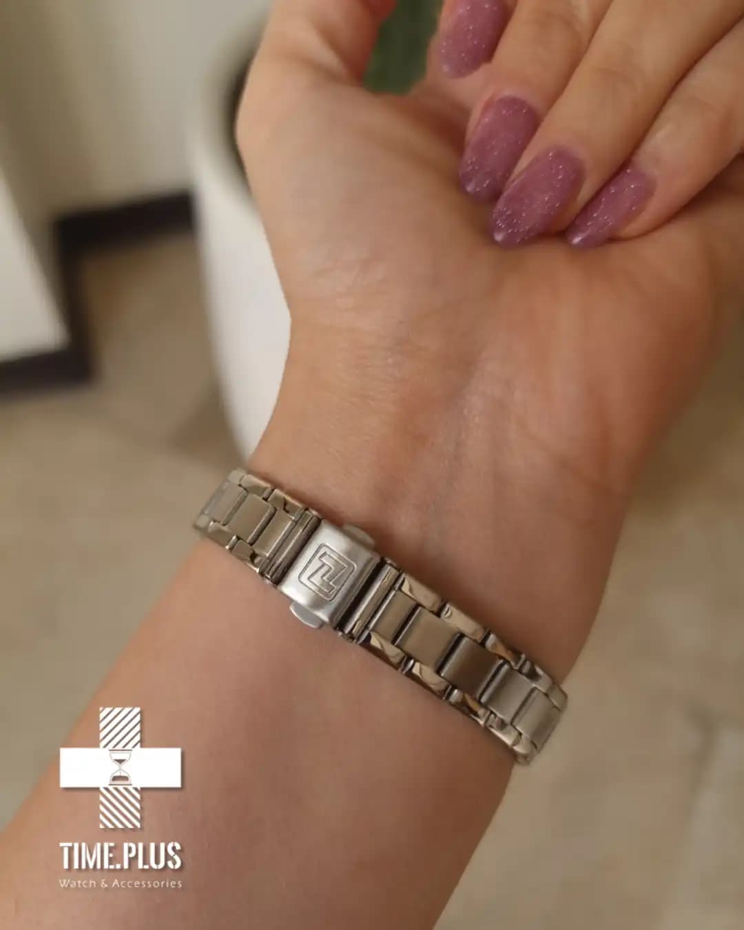 ساعت نیوی فورس زنانه نقره ای اورجینال مدل NF5065 — تصویر ۶