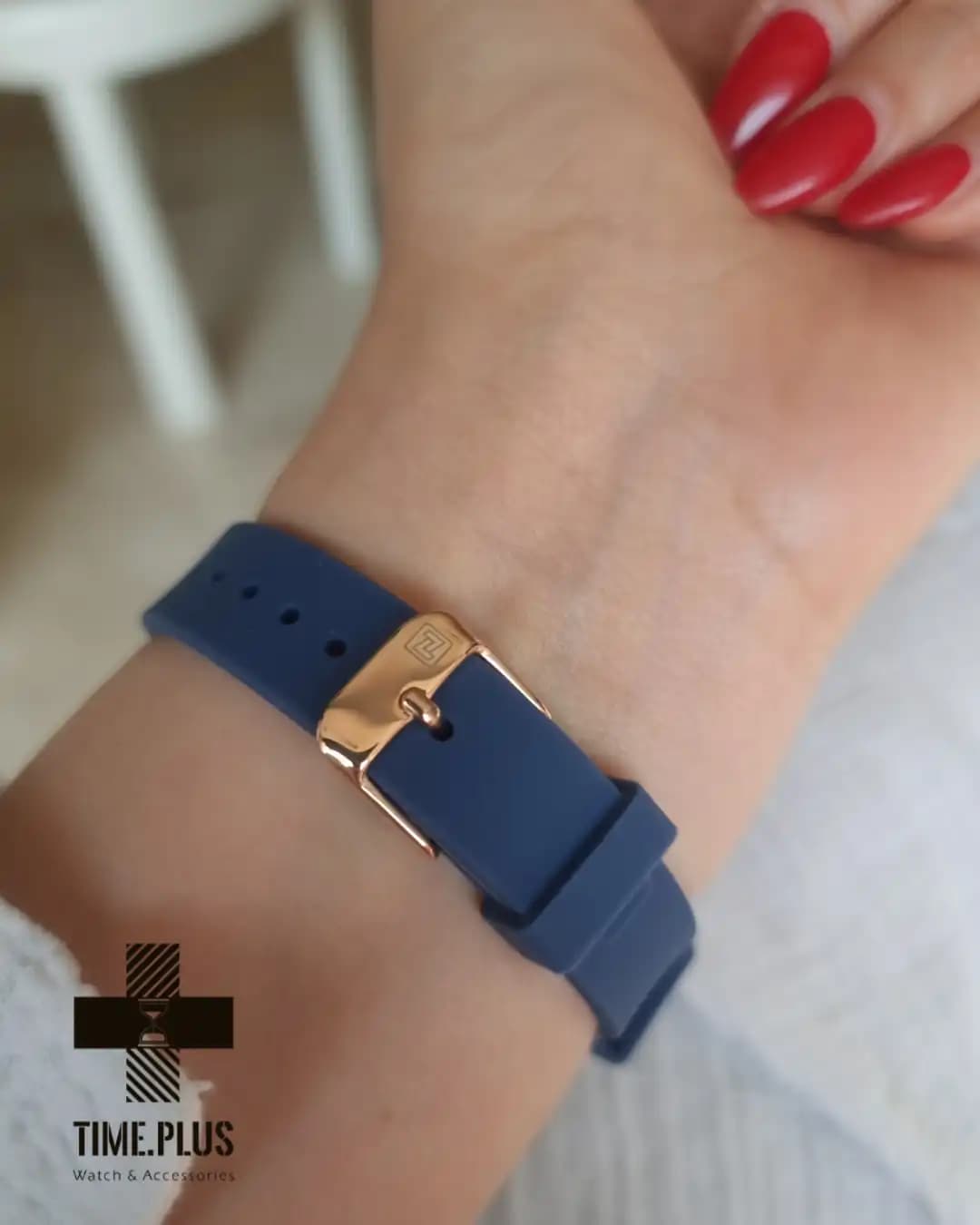 ساعت نیوی فورس زنانه اورجینال مدل 5056 — تصویر ۵