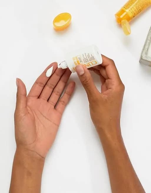 ضدآفتاب فلوییدی مینرال کلینیک با SPF50 حجم 30 میل — تصویر ۷