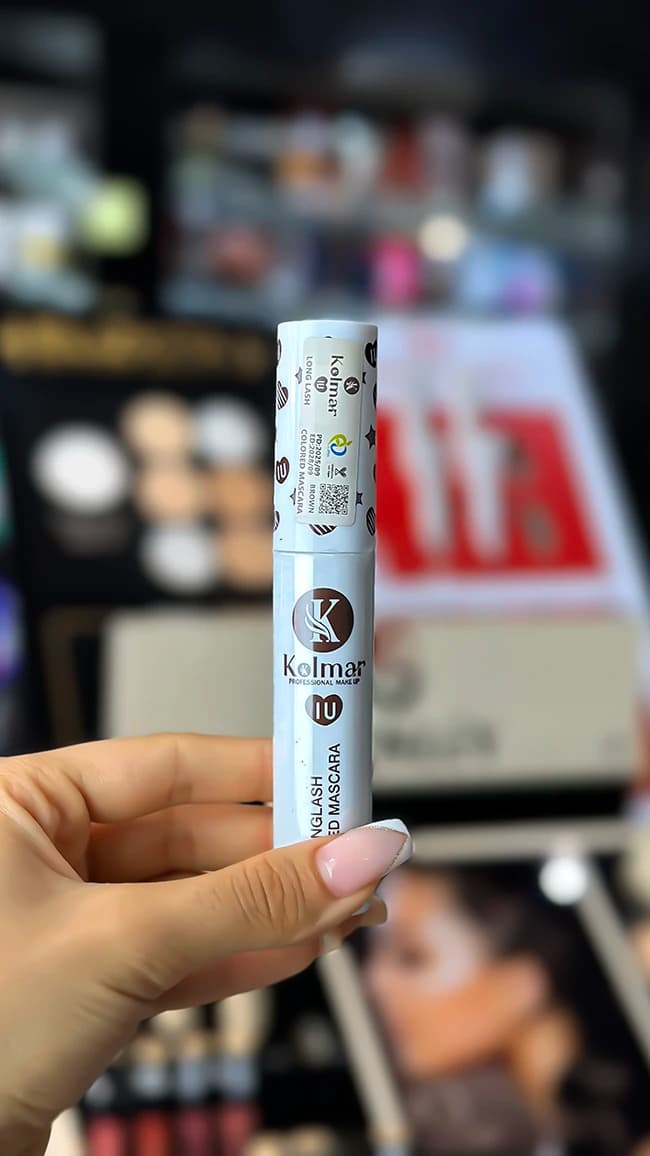 ریمل رنگی قهوه‌ای کولمار بلند کننده حرفه‌ای مژه – Kolmar Longlash Colored Mascara Brown — تصویر ۳