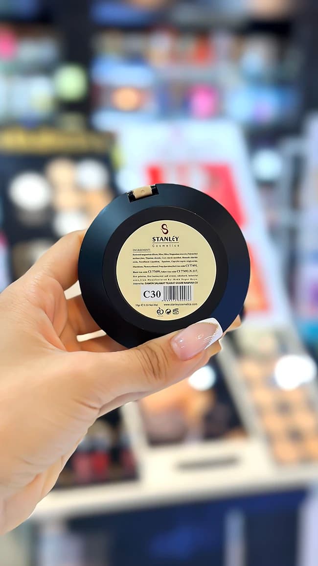 پنکک استنلی مدل Perfect Coverage شماره C30 – پوشش مات و طبیعی، غنی‌شده با ویتامین E — تصویر ۲
