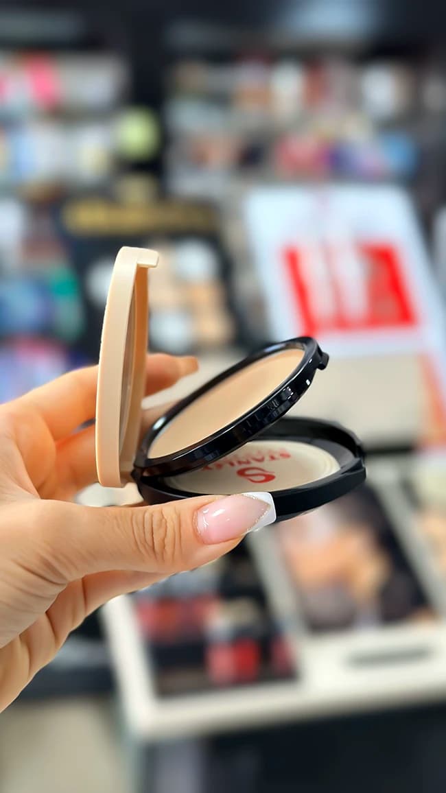 پنکک استنلی مدل PERFECT COVERAGE شماره C70 – پوشش مات، ماندگاری بالا و حاوی ویتامین E — تصویر ۳