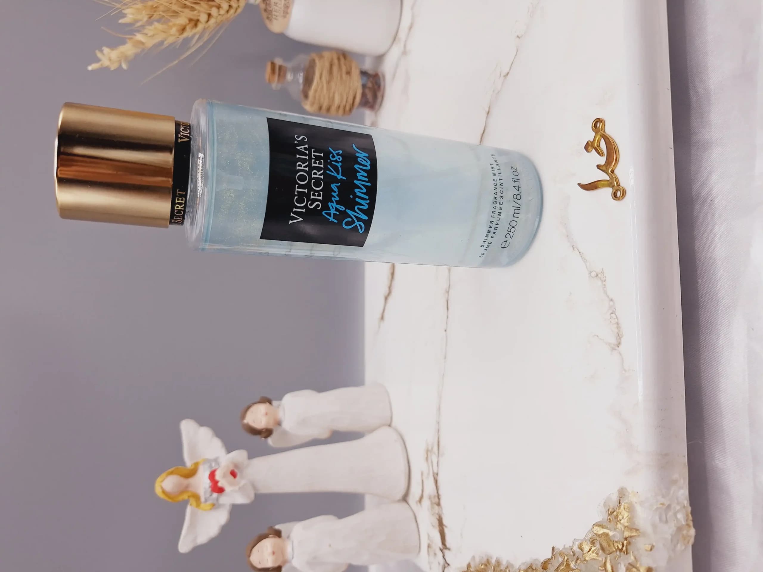 بادی اسپلش 250 ml ویکتوریا سکرت مدلAqua Kiss Shimmer اورجینال