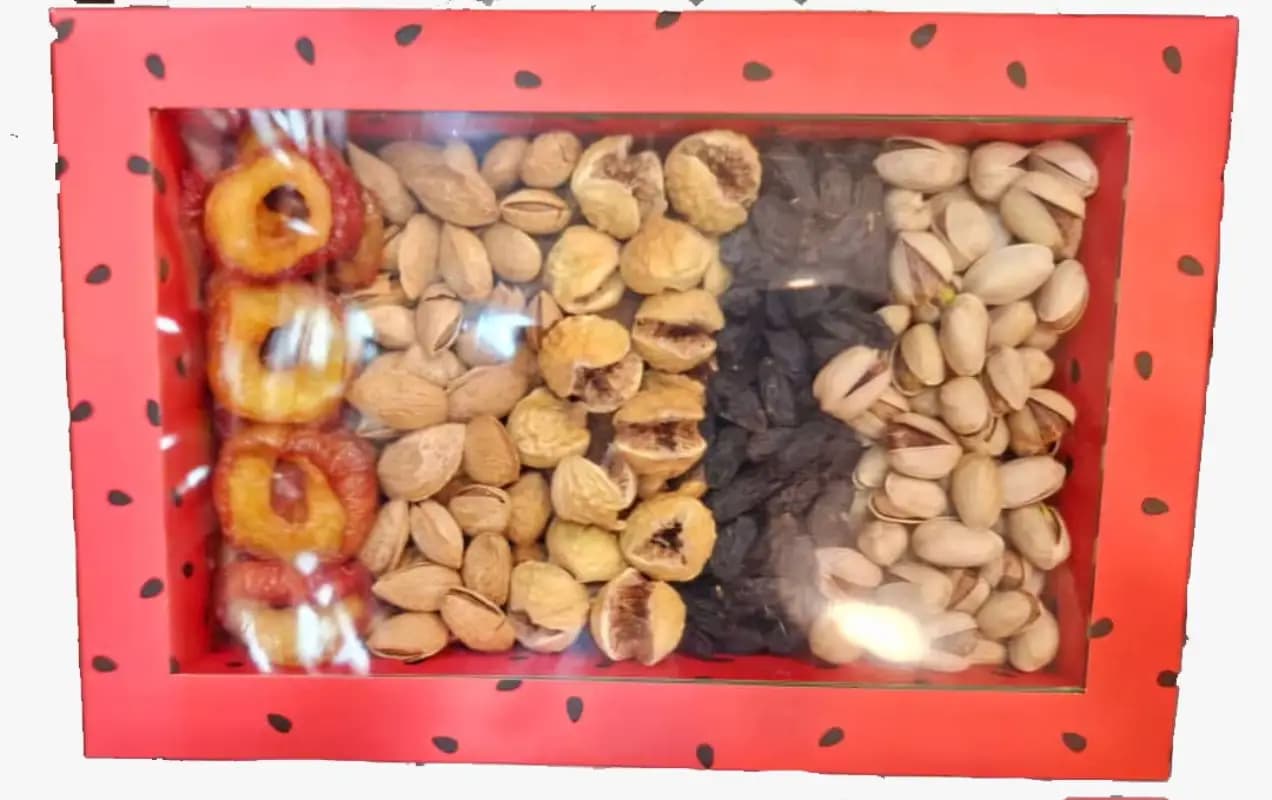 باکس کادویی آجیل شب یلدا ۵ مغز سایز متوسط