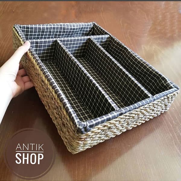 جاقاشق داخل کابینت حصیری — تصویر ۲
