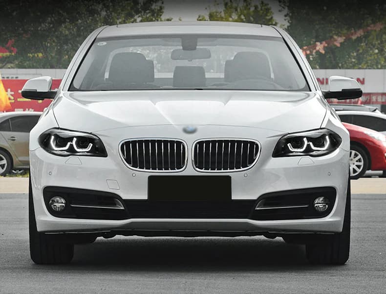 طلق چراغ خطر عقب بی ام و BMW سری 5 کد اتاق اف 10 ال سی آی (F10 LCI) مدل 2014 تا 2016 قطعه روی گلگیر — تصویر ۲