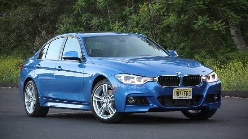 طلق چراغ خطر عقب بی ام و BMW سری 3 کد اتاق اف 30 ال سی آی (F30 LCI) مدل 2016 تا 2018 قطعه روی گلگیر — تصویر ۳