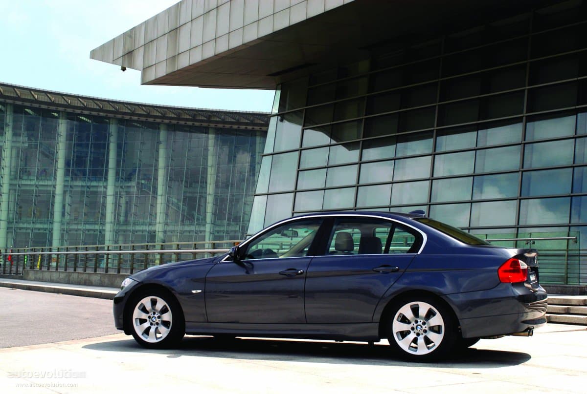 طلق چراغ جلو بی ام و سری 3 کد اتاق E90 (ای 90) مدل 2006 تا 2008 — تصویر ۳