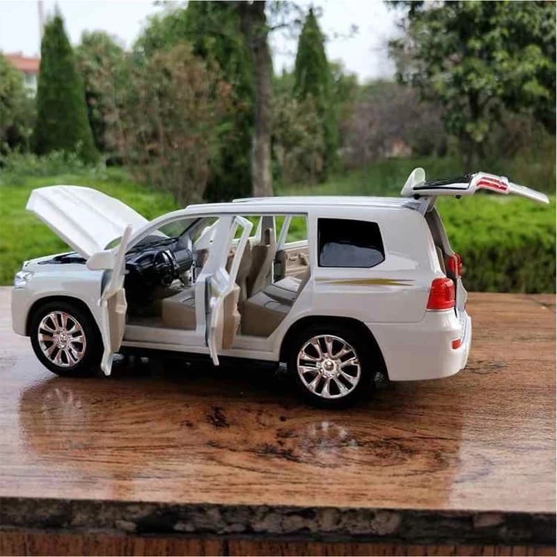ماشین فلزی لکسوس Lexus LX570 سایز 1.24 بزرگ — تصویر ۳
