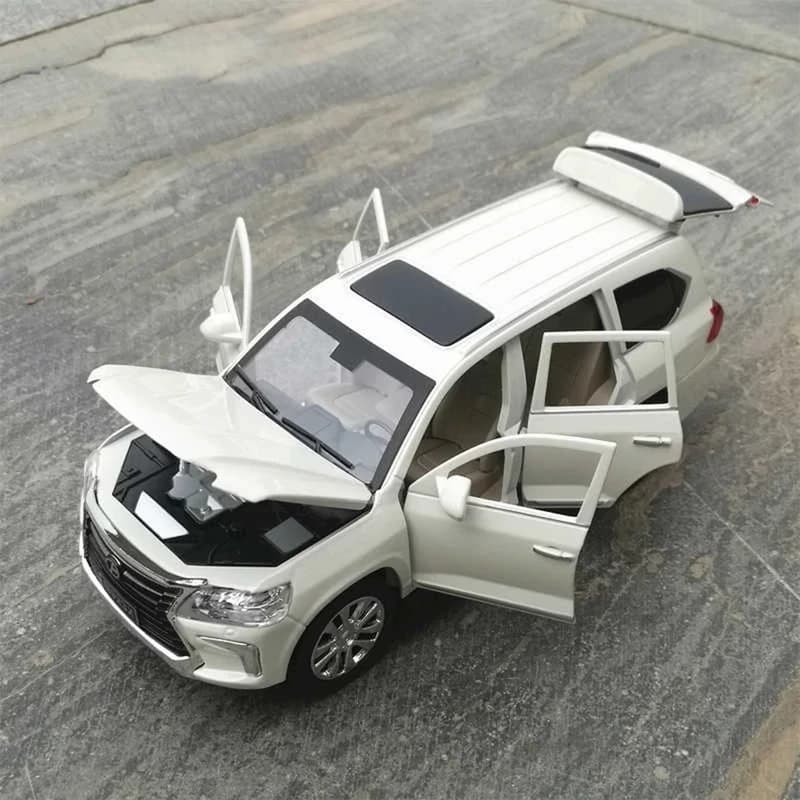 ماشین فلزی لکسوس Lexus LX570 سایز 1.24 بزرگ — تصویر ۴