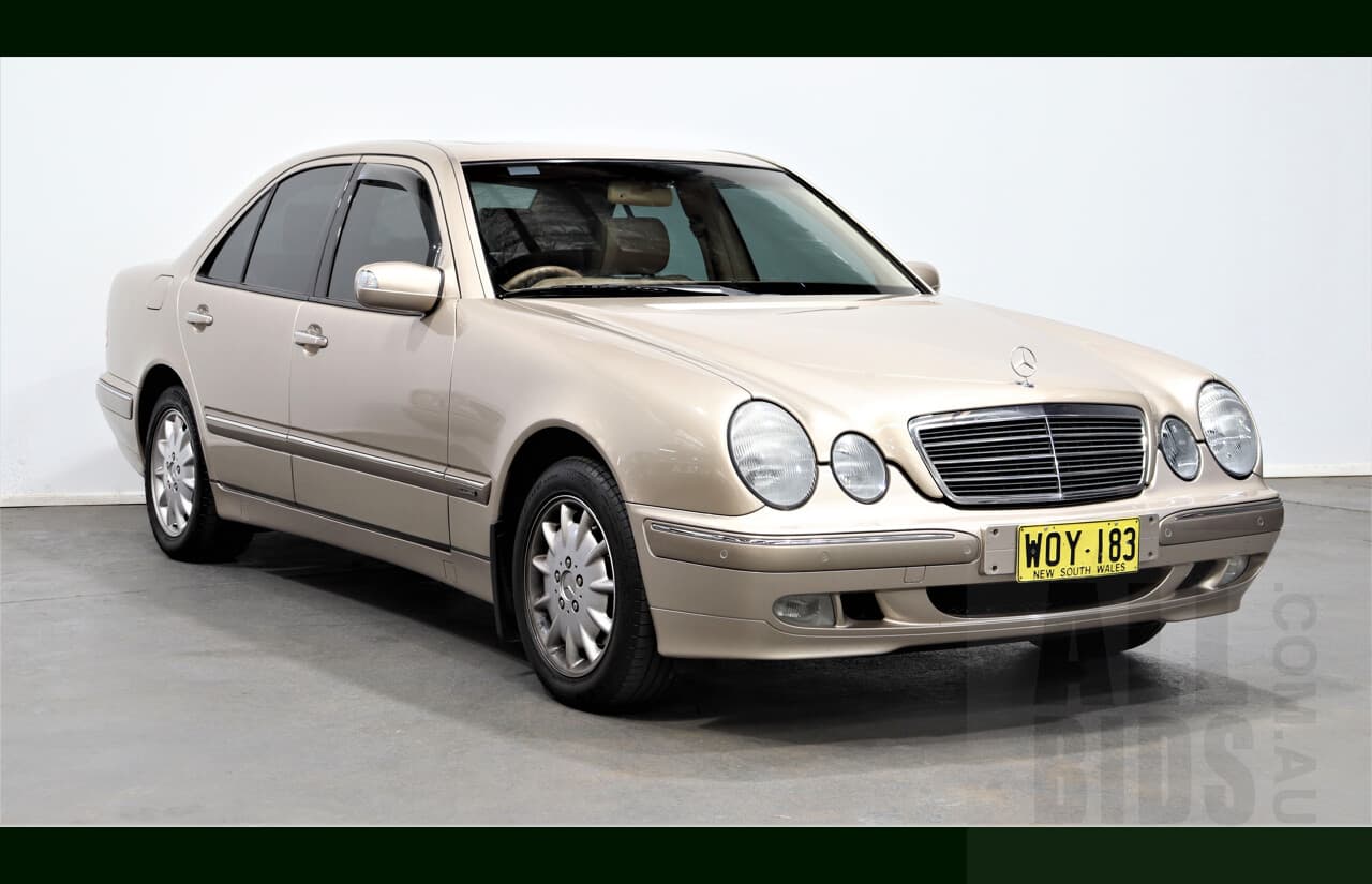 طلق چراغ جلو بنز ای کلاس کد اتاق W210 مدل 2000 تا 2002 — تصویر ۳