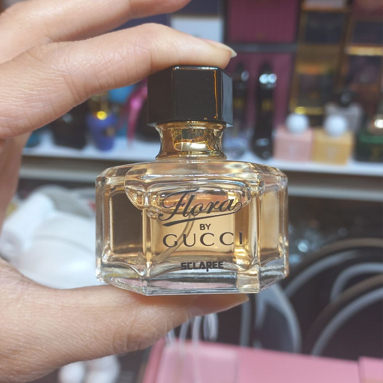 ادکلن 35 میلی FLORA GOCCI