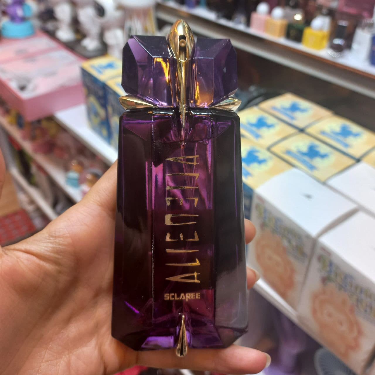 ادکلن زنانه ALIEN