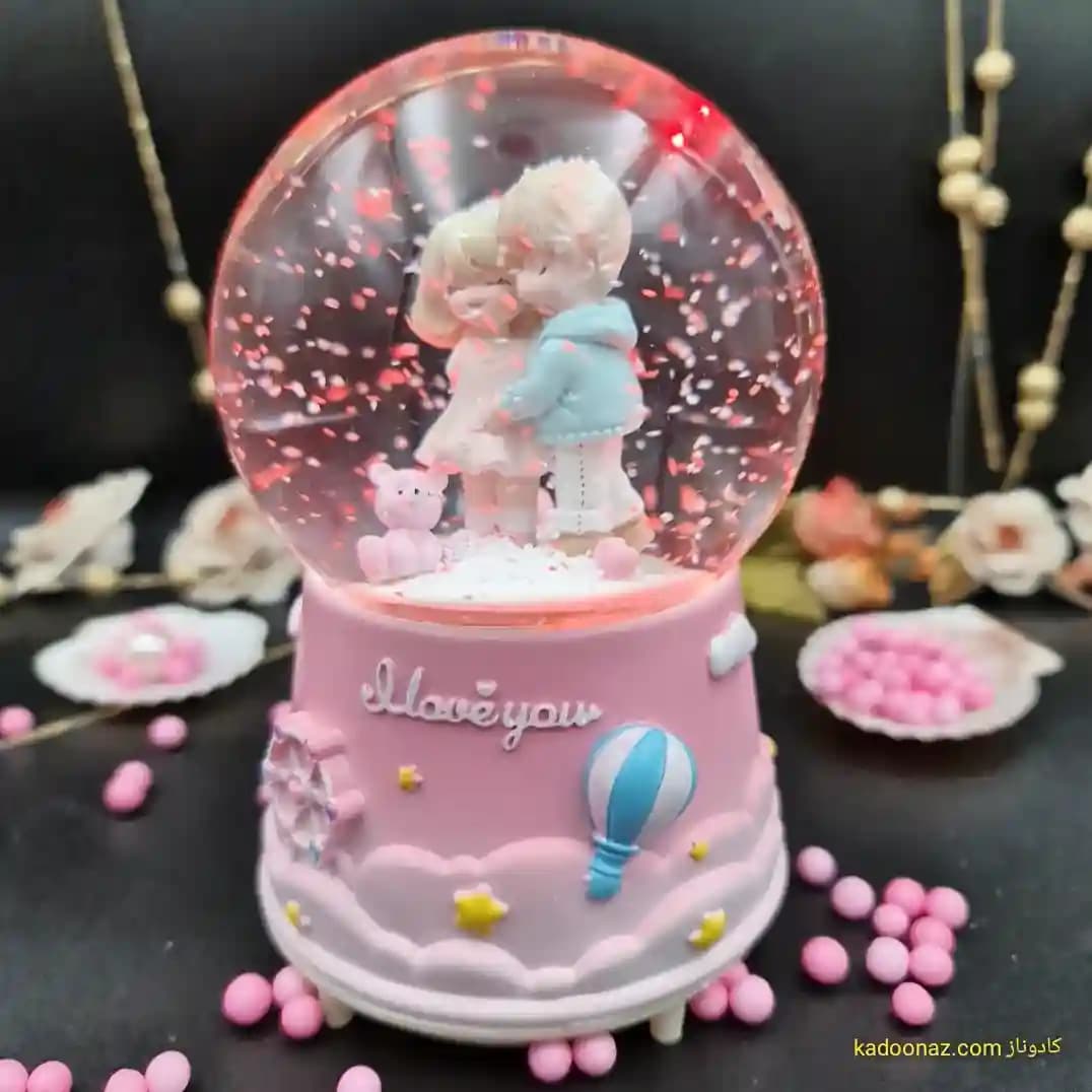 گوی شیشه ای بزرگ موزیکال پمپی برفی با شش طیف نوری طرح I Love You رنگ صورتی — تصویر ۵
