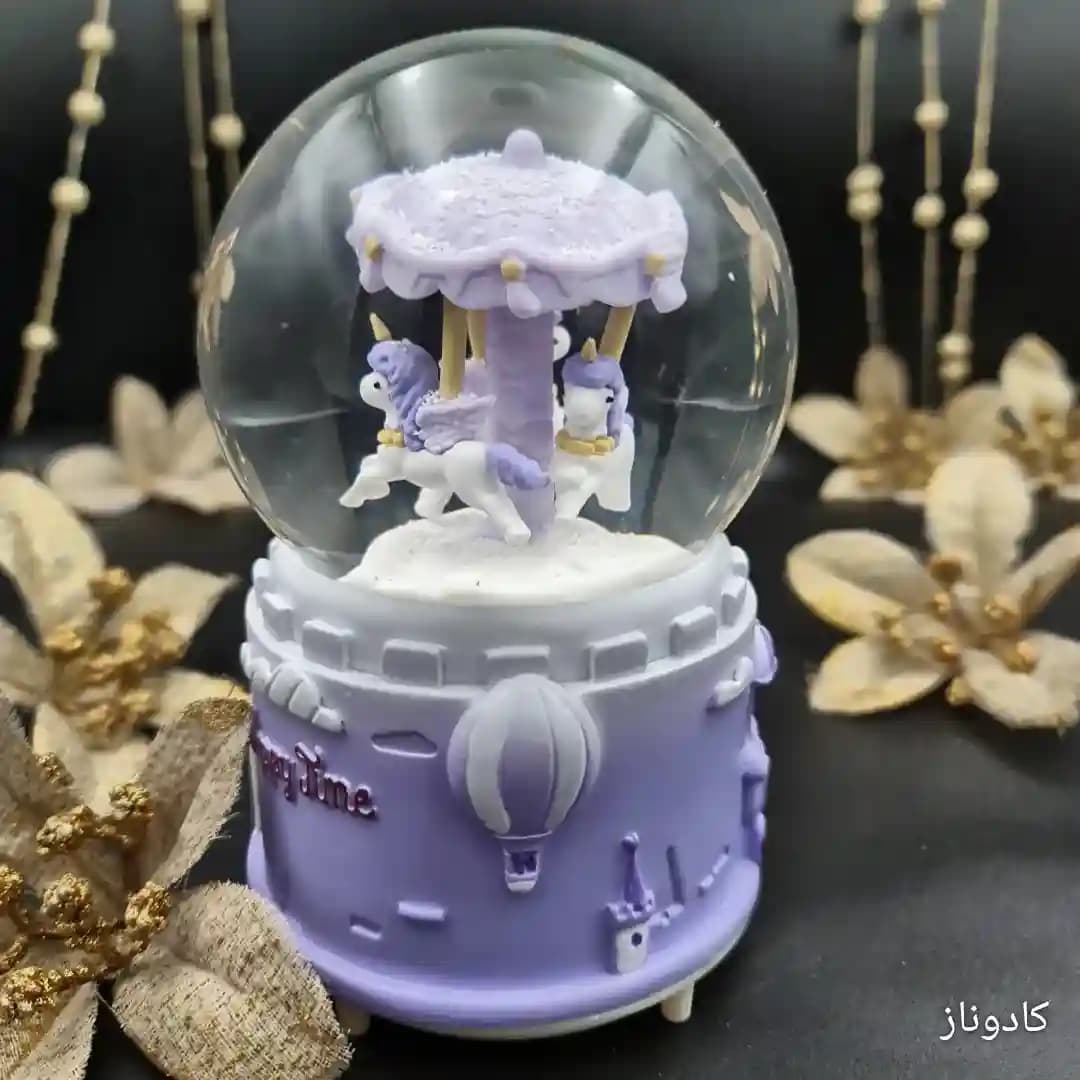 گوی شیشه ای بزرگ موزیکال پمپی برفی با شش طیف نوری طرح سه اسب تک شاخ شهر بازی Happy Time — تصویر ۸
