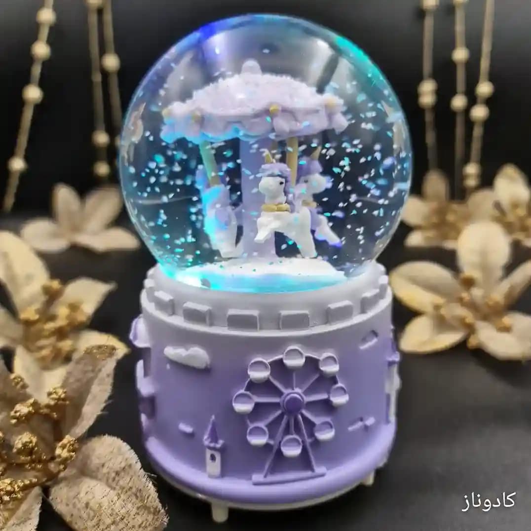 گوی شیشه ای بزرگ موزیکال پمپی برفی با شش طیف نوری طرح سه اسب تک شاخ شهر بازی Happy Time — تصویر ۷